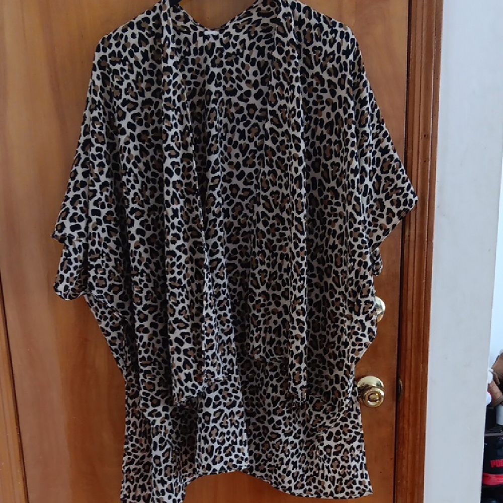 Leopard Print Kimono - Picture 1 of 5